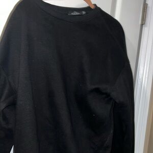 Black sweatshirt